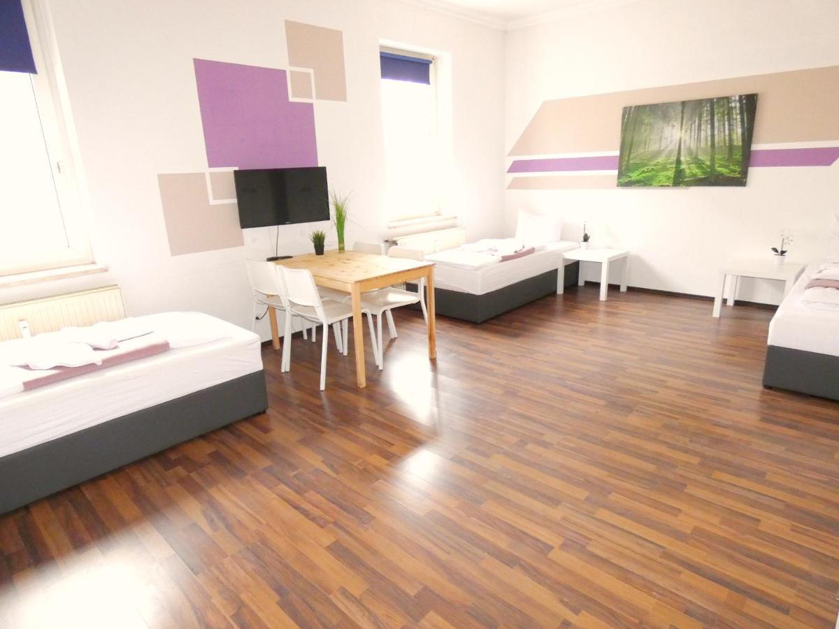 Sunnyhome Monteurwohnungen Und Apartments In Schwandorf Exterior photo