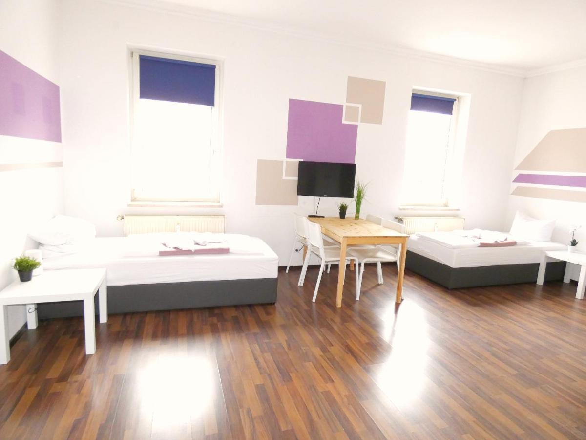 Sunnyhome Monteurwohnungen Und Apartments In Schwandorf Exterior photo